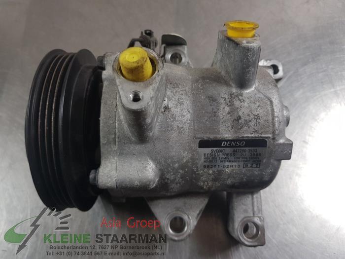 Air conditioning pump from a Suzuki Swift (ZC/ZD) 1.0 Booster Jet Turbo 12V 2018