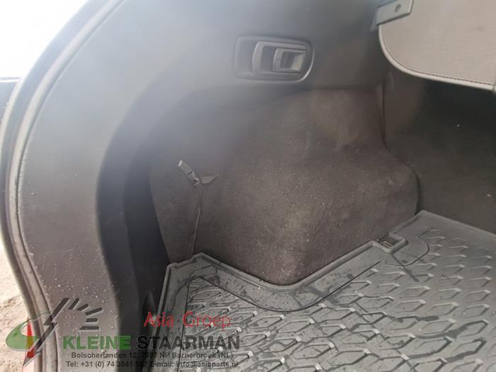 Tapizado de maletero izquierda de un Mazda CX-5 (KF) 2.2 SkyActiv-D 175 16V 4WD 2018
