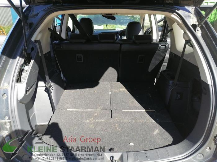 Floor panel load area from a Mitsubishi Outlander (GF/GG) 2.0 16V 4x4 2019