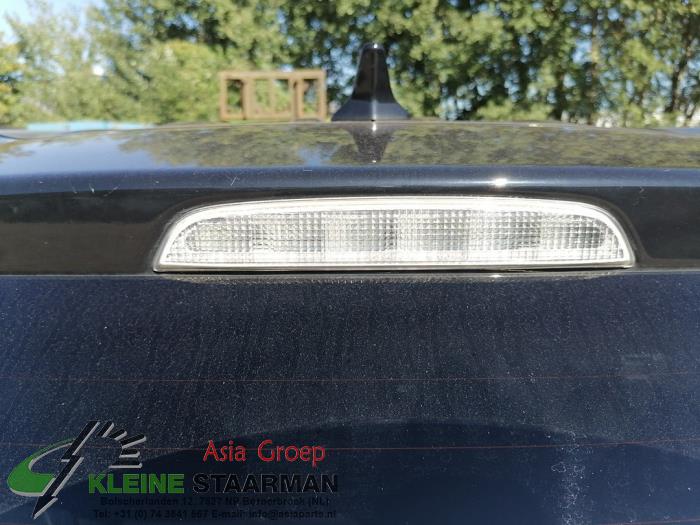 Zusätzliches Bremslicht Mitte van een Mitsubishi Outlander (GF/GG) 2.0 16V 4x4 2019