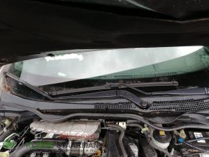 Used Front wiper arm Honda Civic (FK6/7/8/9) 1.0i VTEC Turbo 12V Price on request offered by Kleine Staarman B.V. Autodemontage