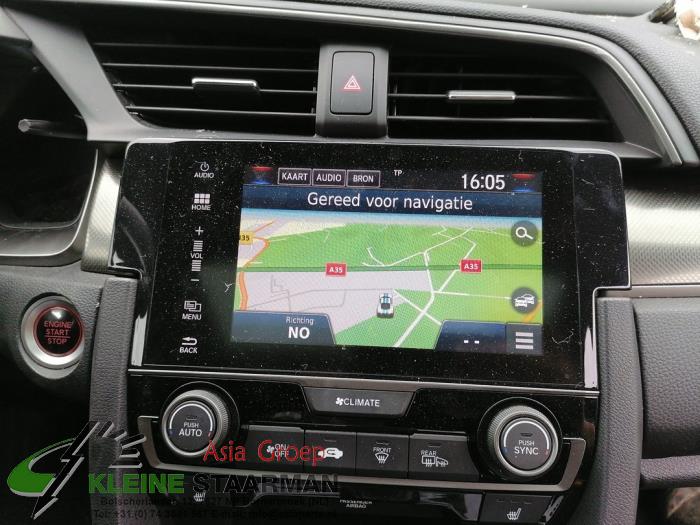 Navigation System van een Honda Civic (FK6/7/8/9) 1.0i VTEC Turbo 12V 2017