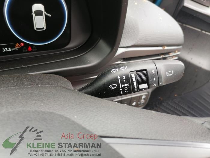 Steering column stalk from a Hyundai i20 (BC3) 1.0 T-GDI 100 Mild Hybrid 48V 12V 2022