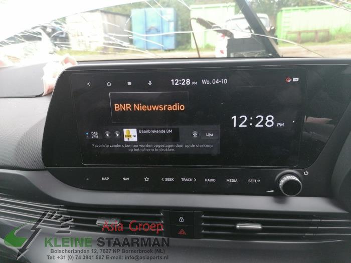 Système navigation d'un Hyundai i20 (BC3) 1.0 T-GDI 100 Mild Hybrid 48V 12V 2022