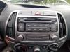 Radio CD Spieler van een Hyundai i20, 2008 / 2015 1.2i 16V, Fließheck, Benzin, 1.248cc, 63kW (86pk), FWD, G4LA, 2012-03 / 2015-12, F5P7; F5P8 2014