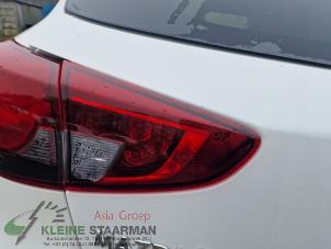 Usagé Feu arrière gauche Mazda 2 (DJ/DL) 1.5 SkyActiv-G 90 M Hybrid Prix sur demande proposé par Kleine Staarman B.V. Autodemontage