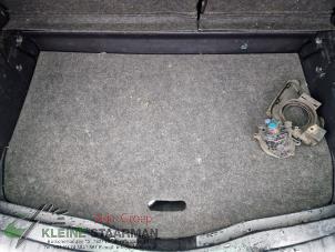 Używane Plyta podlogowa bagaznika Toyota Verso S 1.33 16V Dual VVT-I Cena na żądanie oferowane przez Kleine Staarman B.V. Autodemontage