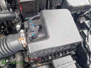 Usados Cuerpo de filtro de aire Mazda 2 (DJ/DL) 1.5 SkyActiv-G 90 M Hybrid Precio de solicitud ofrecido por Kleine Staarman B.V. Autodemontage