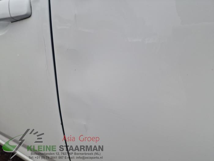 Tür 4-türig links hinten van een Nissan Micra (K14) 0.9 IG-T 12V 2017