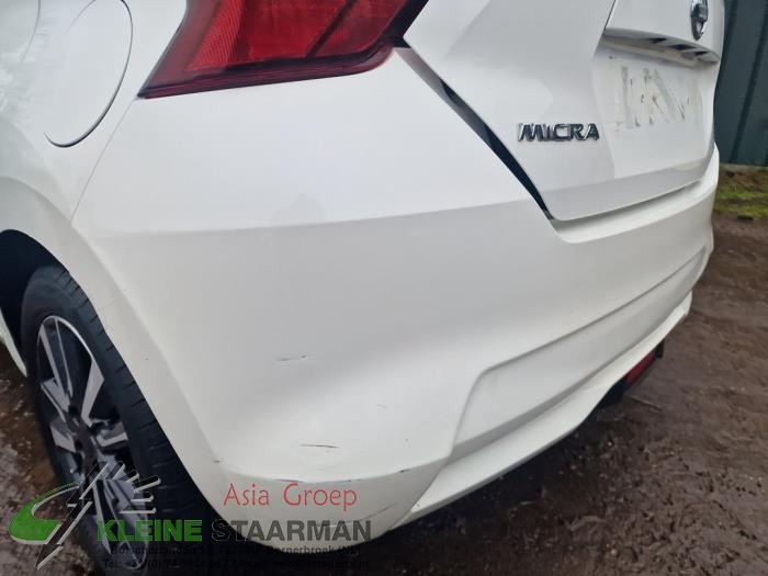 Stoßstange hinten van een Nissan Micra (K14) 0.9 IG-T 12V 2017