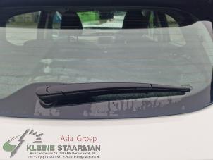 Usados Brazo de limpiaparabrisas detrás Nissan Micra (K14) 0.9 IG-T 12V Precio de solicitud ofrecido por Kleine Staarman B.V. Autodemontage