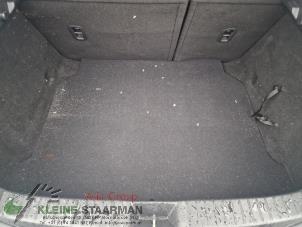Używane Plyta podlogowa bagaznika Mazda 3 Sport (BP) 2.0 SkyActiv-X M Hybrid 16V Cena na żądanie oferowane przez Kleine Staarman B.V. Autodemontage