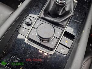 Używane Panel obslugi nawigacji Mazda 3 Sport (BP) 2.0 SkyActiv-X M Hybrid 16V Cena na żądanie oferowane przez Kleine Staarman B.V. Autodemontage