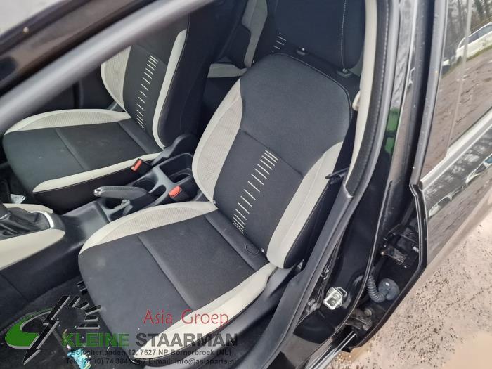 Seat, left from a Nissan Micra (K14) 0.9 IG-T 12V 2018