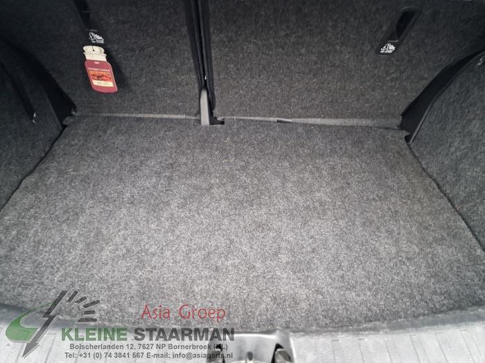 Floor panel load area from a Nissan Micra (K14) 0.9 IG-T 12V 2018