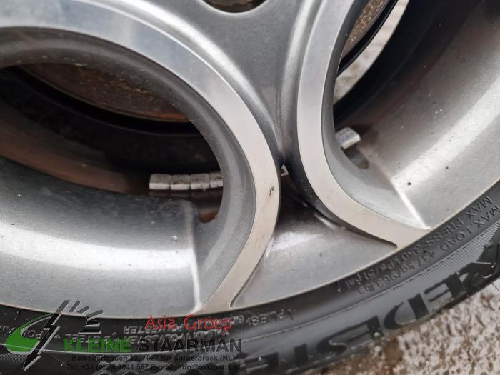 Llanta y neumático de un Kia Picanto (TA) 1.0 12V 2015