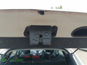 Used Tailgate lock mechanism Hyundai iX35 (LM) 1.6 GDI 16V Price on request offered by Kleine Staarman B.V. Autodemontage