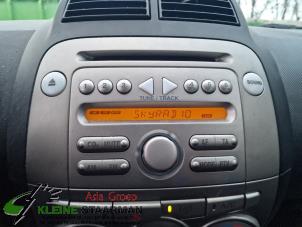 Używane Radioodtwarzacz CD Daihatsu Sirion 2 (M3) 1.5 16V Cena na żądanie oferowane przez Kleine Staarman B.V. Autodemontage