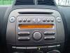 Reproductor de CD y radio de un Daihatsu Sirion 2 (M3), 2005 1.5 16V, Hatchback, Gasolina, 1.495cc, 76kW (103pk), FWD, 3SZVE, 2008-03 / 2009-03, M303; M341; M342 2010