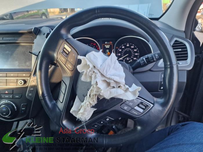 Steering wheel from a Hyundai Santa Fe III (DM) 2.2 CRDi R 16V 4x4 2018