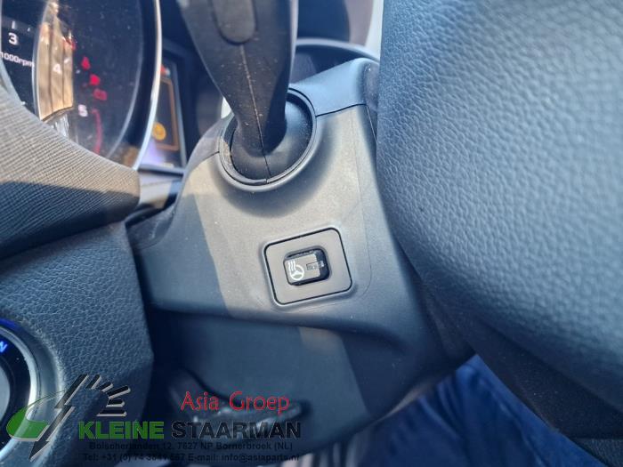 Steering wheel from a Hyundai Santa Fe III (DM) 2.2 CRDi R 16V 4x4 2018