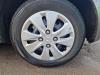 Wheel from a Hyundai i10 (F5), 2007 / 2013 1.1i 12V, Hatchback, Petrol, 1.086cc, 49kW (67pk), FWD, G4HG, 2008-01 / 2013-12, F5P1 2010