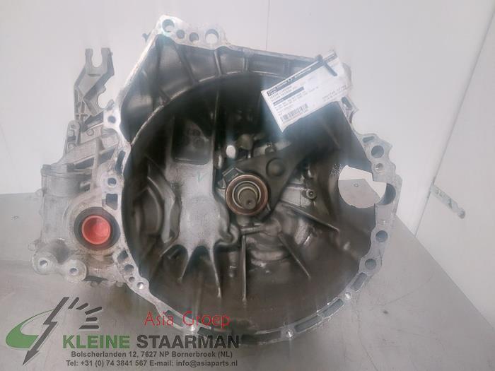 Gearbox from a Nissan Primera (P12) 2.0 16V 2003