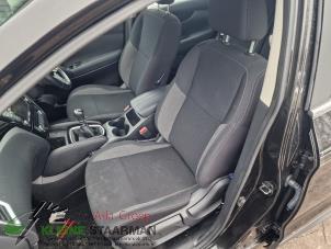 Gebrauchte Sitz links Nissan Qashqai (J11) 1.3 DIG-T 140 16V Preis auf Anfrage angeboten von Kleine Staarman B.V. Autodemontage