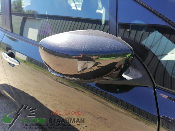 Außenspiegel rechts van een Nissan Leaf (ZE1) 40kWh 2018