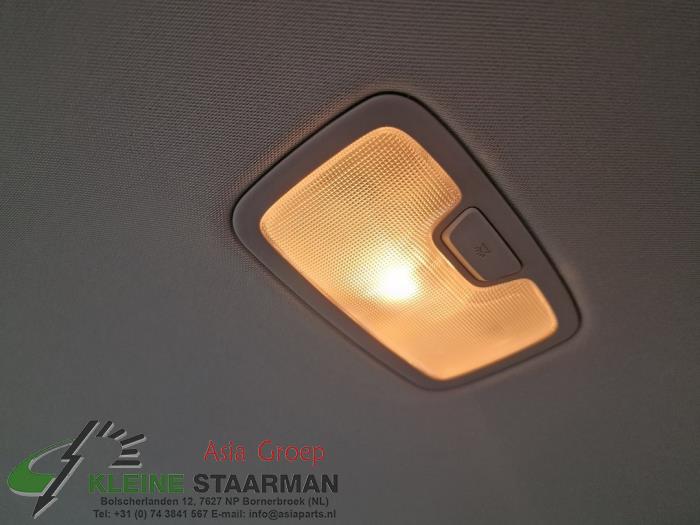 Eclairage intérieur arrière d'un Kia Ceed (CDB5/CDBB) 1.6 CRDi 16V 115 2019