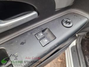 Usados Interruptor de retrovisor Kia Cee'd Sporty Wagon (EDF) 1.4 16V Precio de solicitud ofrecido por Kleine Staarman B.V. Autodemontage
