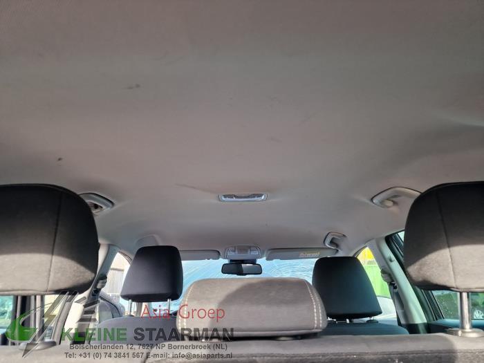 Eclairage intérieur arrière d'un Kia Sportage (QL) 1.6 GDI 16V 4x2 2016