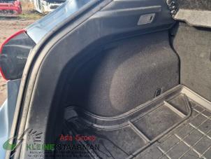 Gebrauchte Kofferraum Verkleidung links Mazda 3 (BM/BN) 1.5 Skyactiv-G 100 16V Preis auf Anfrage angeboten von Kleine Staarman B.V. Autodemontage
