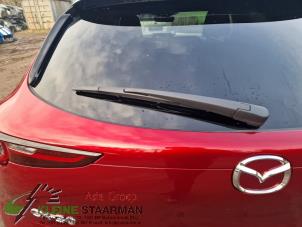 Używane Ramie wycieraczki tylnej Mazda CX-30 (DM) 2.0 e-SkyActiv X 186 M Hybrid 16V Cena na żądanie oferowane przez Kleine Staarman B.V. Autodemontage
