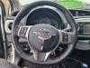 Toyota Yaris III (P13) 1.5 16V Hybrid Steering wheel