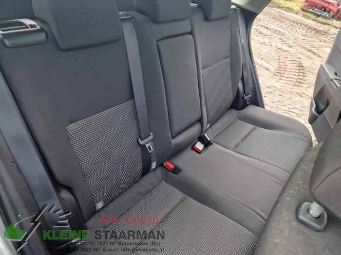 Rear bench seat from a Toyota Auris Touring Sports (E18) 1.8 16V Hybrid 2014
