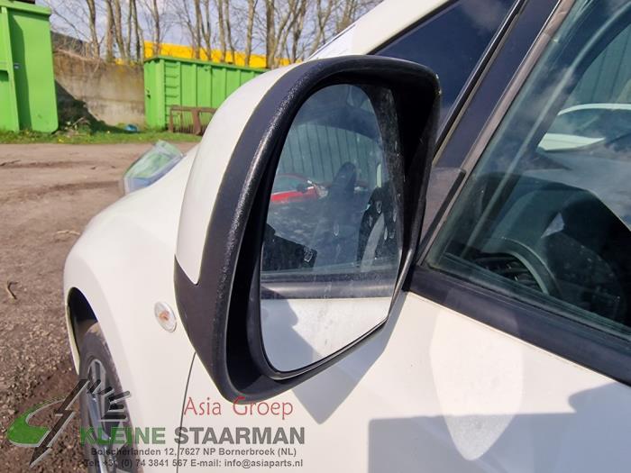Außenspiegel links van een Nissan Leaf (ZE0) Leaf 2016