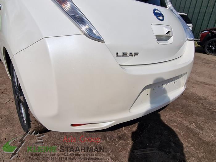 Parachoques trasero de un Nissan Leaf (ZE0) Leaf 2016