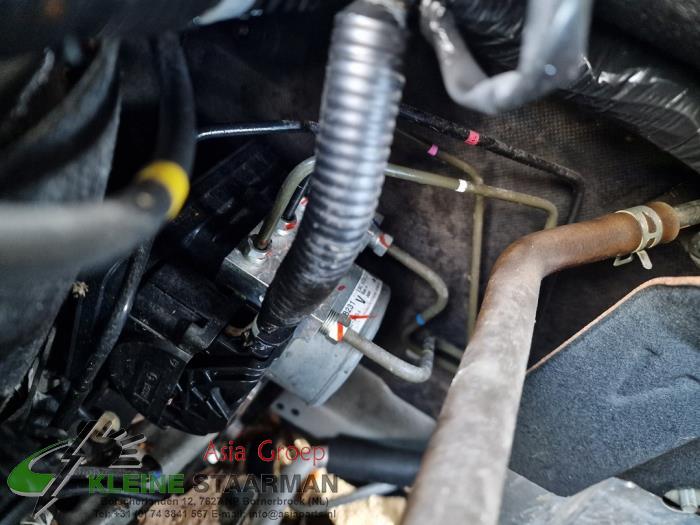 ABS pump from a Mitsubishi Outlander (GF/GG) 2.0 16V PHEV 4x4 2015