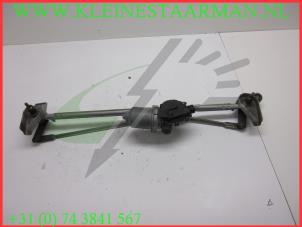 Used Front wiper motor Daihatsu Materia Price on request offered by Kleine Staarman B.V. Autodemontage