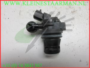 Used Windscreen washer pump Mazda CX-5 (KE,GH) 2.5 SkyActiv-G 192 16V 4WD Price on request offered by Kleine Staarman B.V. Autodemontage