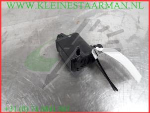 Used Windscreen washer pump Kia Rio III (UB) 1.2 CVVT 16V Price on request offered by Kleine Staarman B.V. Autodemontage