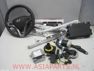 Gebrauchte Airbag Set + Modul Hyundai i40 CW (VFC) 1.7 CRDi 16V Preis auf Anfrage angeboten von Kleine Staarman B.V. Autodemontage