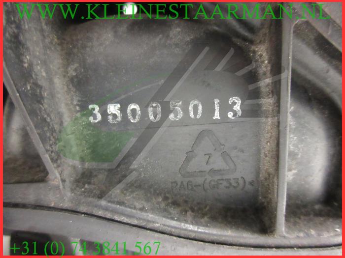 Intake manifold from a Hyundai iX20 (JC) 1.4i 16V 2011