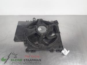 Usagé Boîtier ventilateur Nissan Micra (K12) 1.2 16V Prix € 35,00 Règlement à la marge proposé par Kleine Staarman B.V. Autodemontage