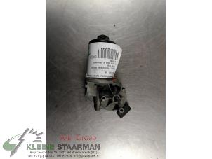 Used Front wiper motor Nissan Almera (N16) 1.8 16V Price on request offered by Kleine Staarman B.V. Autodemontage