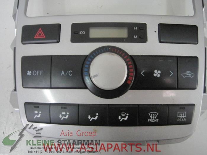 Toyota Avensis Verso 01- Heater control panels stock