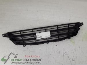 Used Grille Toyota Avensis (T22) 1.6 16V Price on request offered by Kleine Staarman B.V. Autodemontage