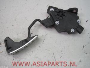 Used Throttle pedal position sensor Lexus CT 200h 1.8 16V Price on request offered by Kleine Staarman B.V. Autodemontage