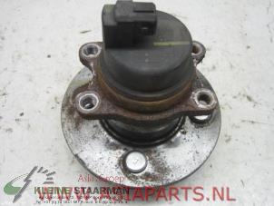 Used Rear hub Hyundai i20 1.4i 16V Price on request offered by Kleine Staarman B.V. Autodemontage